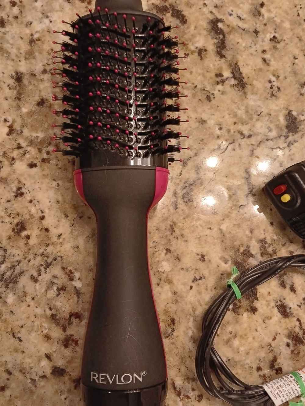 REVLON 1-step Volumizer Plus Hair Dryer & Hot Air Brush